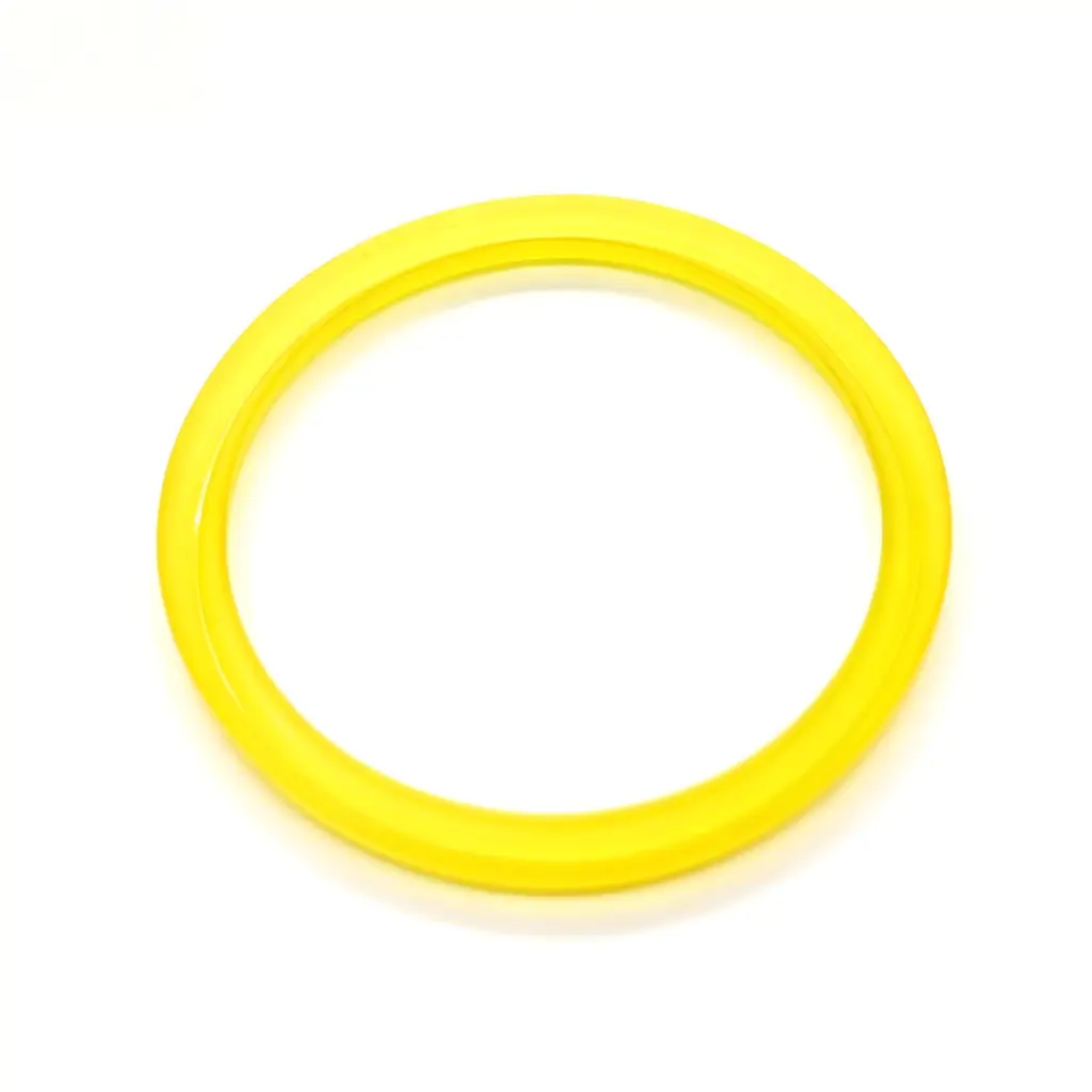 jimeng 2025 12 25 9030 将黄色橡胶密封圈产品放置在纯白色背景上，提升图片清晰度和细节表现，保持产品的黄色...